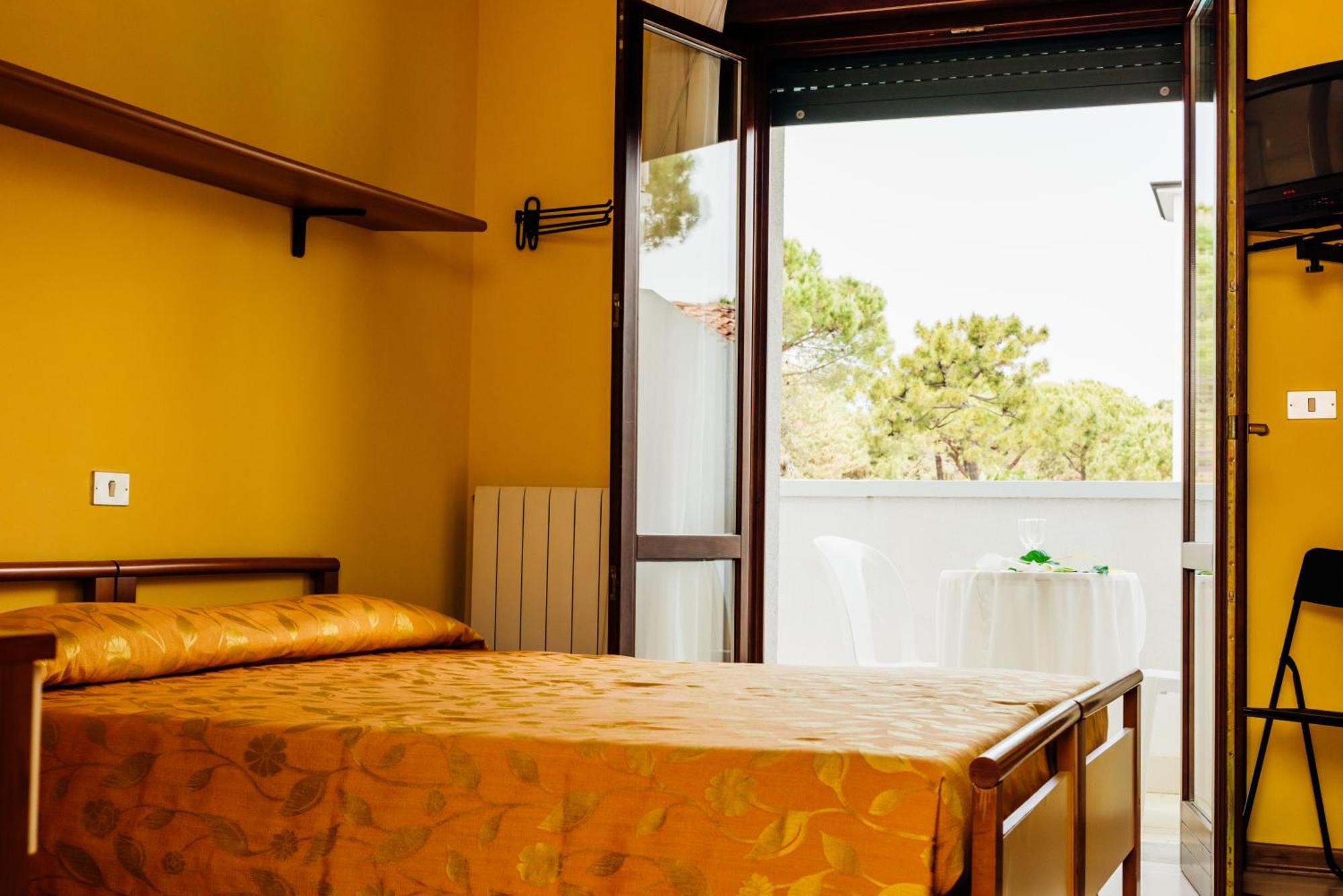 Hotel Rosa Dei Venti 리그나노 사비아도로 객실 사진